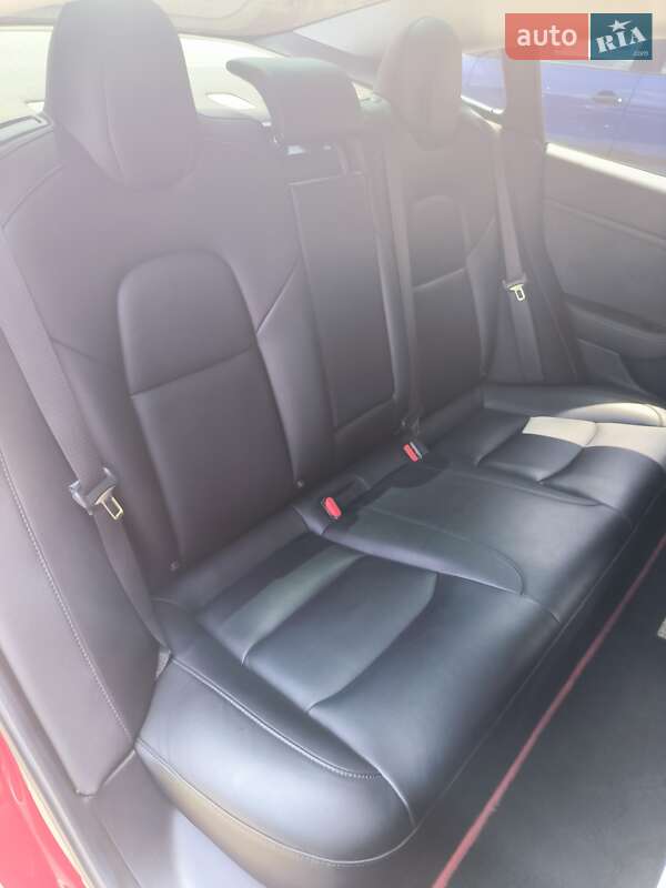 Седан Tesla Model 3 2019 в Києві