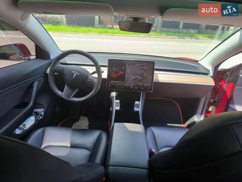 Седан Tesla Model 3 2019 в Києві
