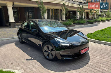 Tesla Model 3  2021