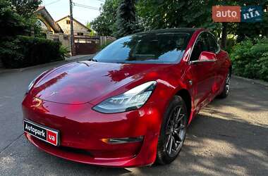 Tesla Model 3  2020