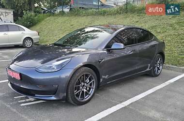 Tesla Model 3  2023