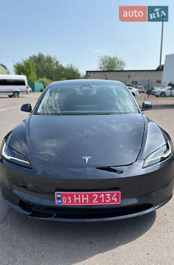 Tesla Model 3  2024