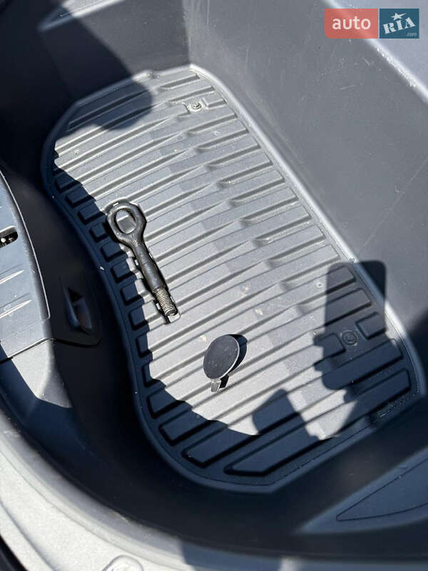 Седан Tesla Model 3 2023 в Жовкве фото 32 Седан Tesla Model 3 2023 в Жовкве