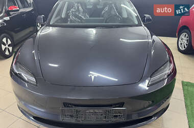 Tesla Model 3  2024