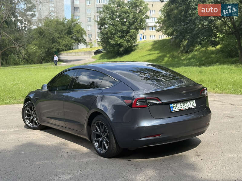 Tesla Model 3 2019