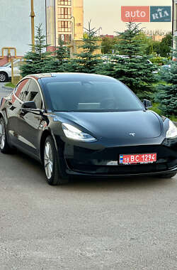 Tesla Model 3  2020