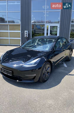 Tesla Model 3  2021