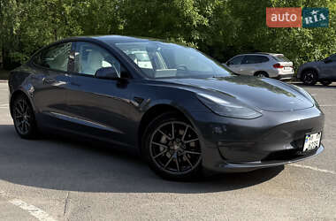 Tesla Model 3  2020