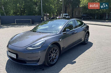 Tesla Model 3  2020