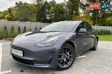 Tesla Model 3  2022