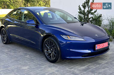 Tesla Model 3  2024