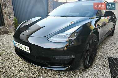 Tesla Model 3  2022