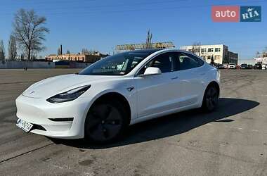 Tesla Model 3  2019