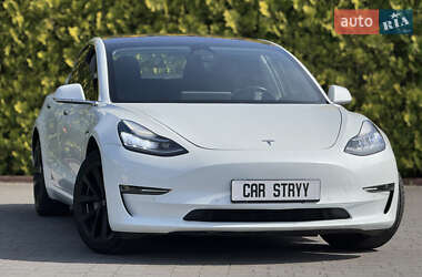Tesla Model 3  2019