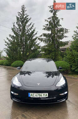 Tesla Model 3  2019