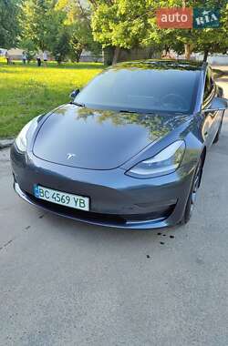 Tesla Model 3  2020