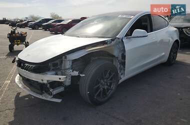 Tesla Model 3  2018