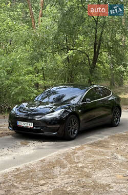Tesla Model 3  2020