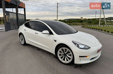 Tesla Model 3  2022