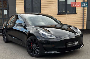 Tesla Model 3  2021
