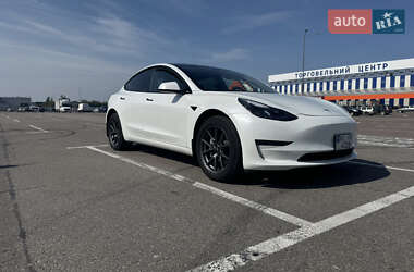 Tesla Model 3  2021