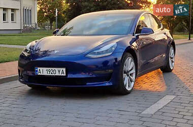 Tesla Model 3  2020