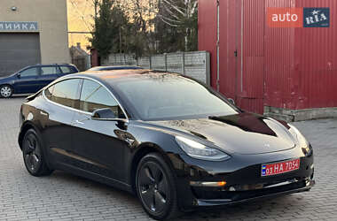 Tesla Model 3  2019