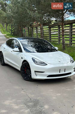 Tesla Model 3  2021