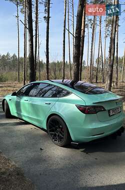 Седан Tesla Model 3 2018 в Вышгороде