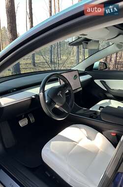 Седан Tesla Model 3 2018 в Вышгороде
