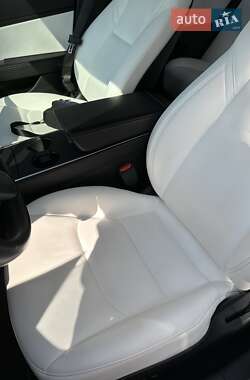 Седан Tesla Model 3 2018 в Вышгороде