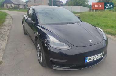 Tesla Model 3  2021