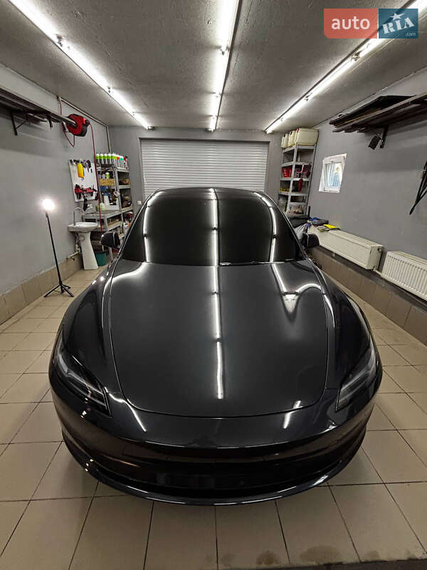 Седан Tesla Model 3 2024 в Черноморске