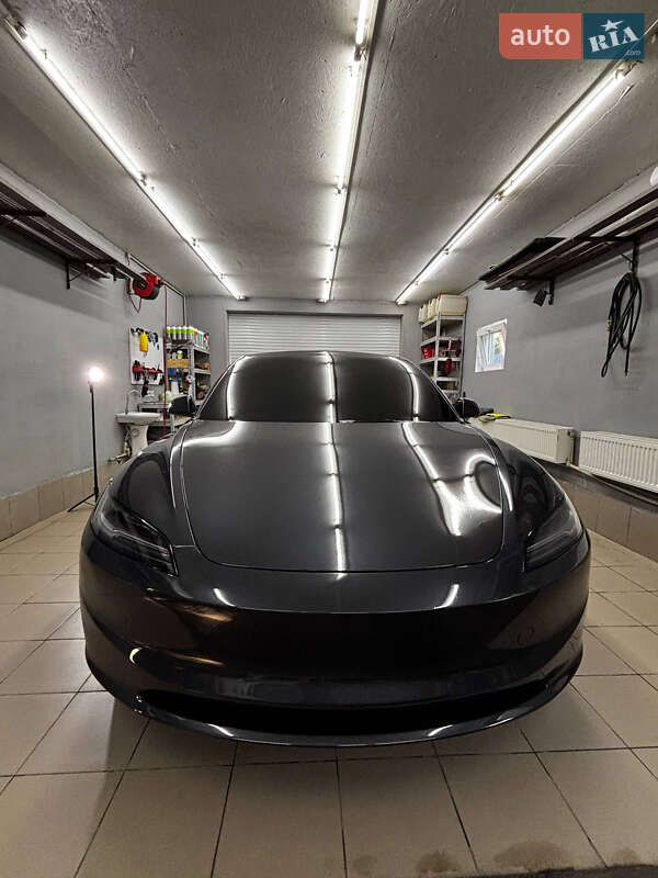 Седан Tesla Model 3 2024 в Черноморске