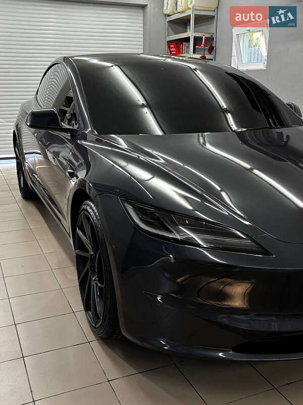 Седан Tesla Model 3 2024 в Черноморске