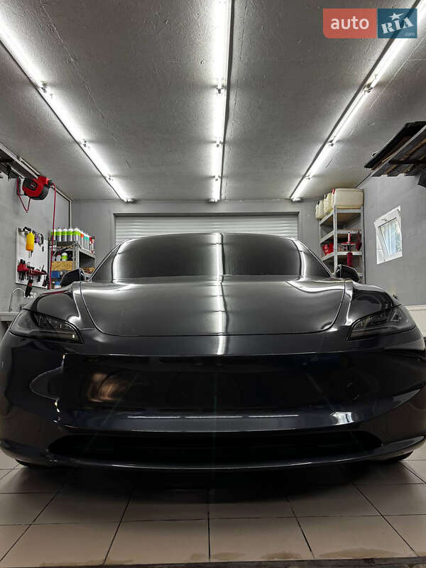Седан Tesla Model 3 2024 в Черноморске