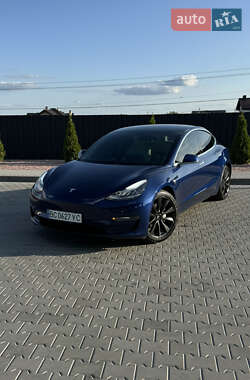 Tesla Model 3  2020