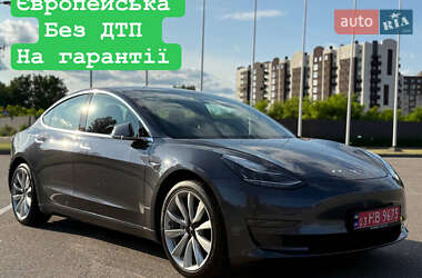 Tesla Model 3  2019