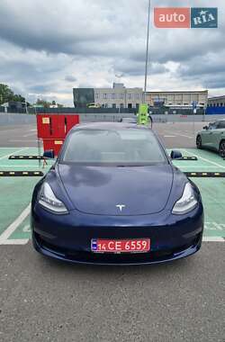 Tesla Model 3  2018