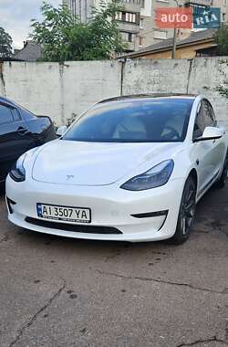 Tesla Model 3  2021