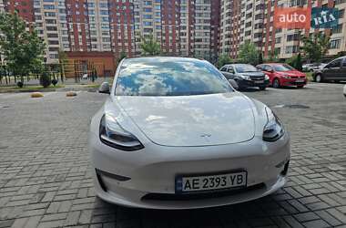 Tesla Model 3  2021