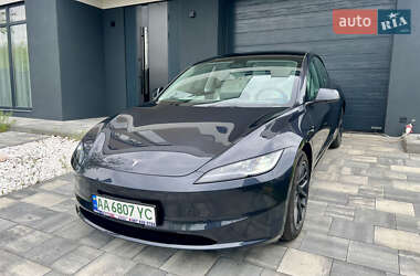 Tesla Model 3  2024