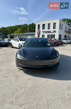 Tesla Model 3  2024