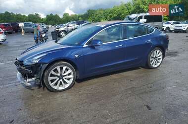 Tesla Model 3  2019