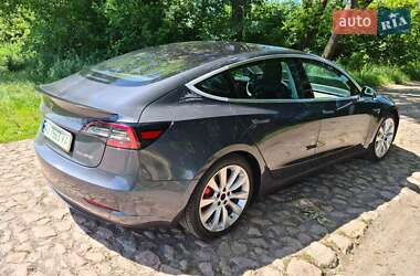 Tesla Model 3  2018