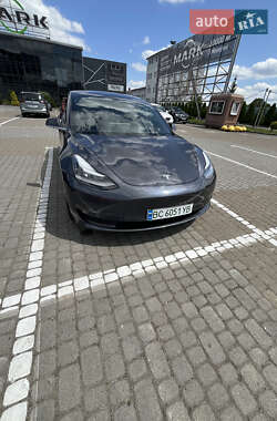 Tesla Model 3  2018