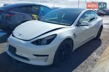 Tesla Model 3  2021