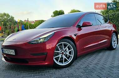 Tesla Model 3  2021