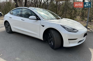 Tesla Model 3  2022