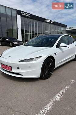 Tesla Model 3  2024
